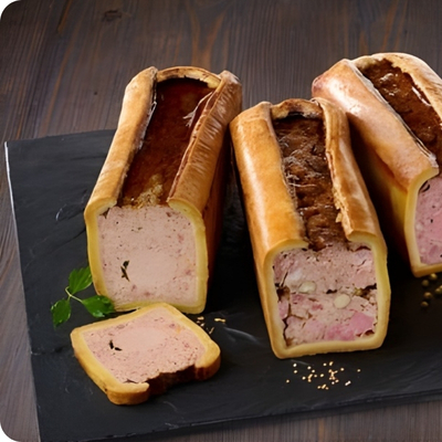 PATE EN CROUTE DE FOIE DE CANARD AUX GIROLLES